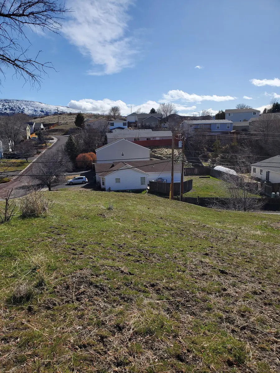 Old Fort Road #1,2,6, Klamath Falls, OR 97601 - #2