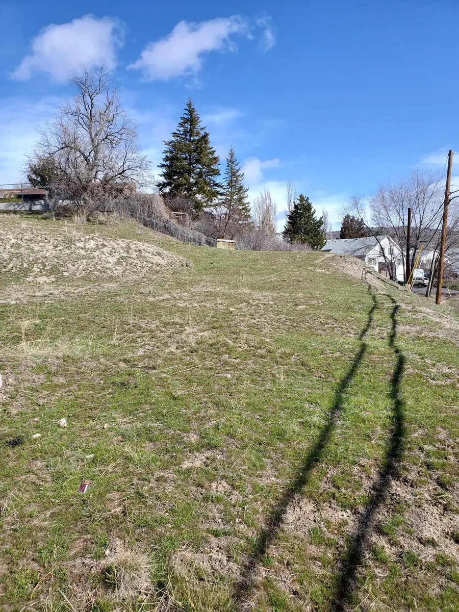 Old Fort Road #1,2,6, Klamath Falls, OR 97601 - #3