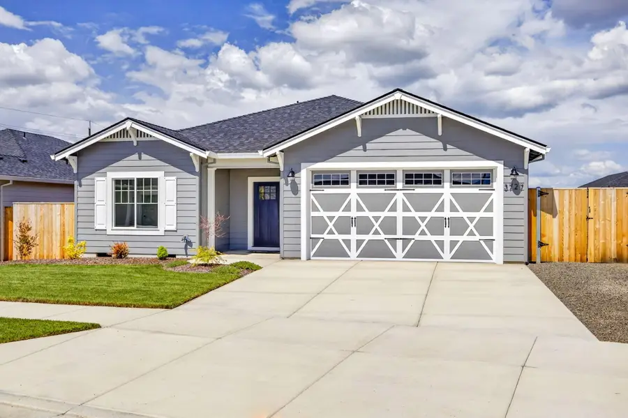 3727 Carlin Drive, Medford, OR 97504 - #2