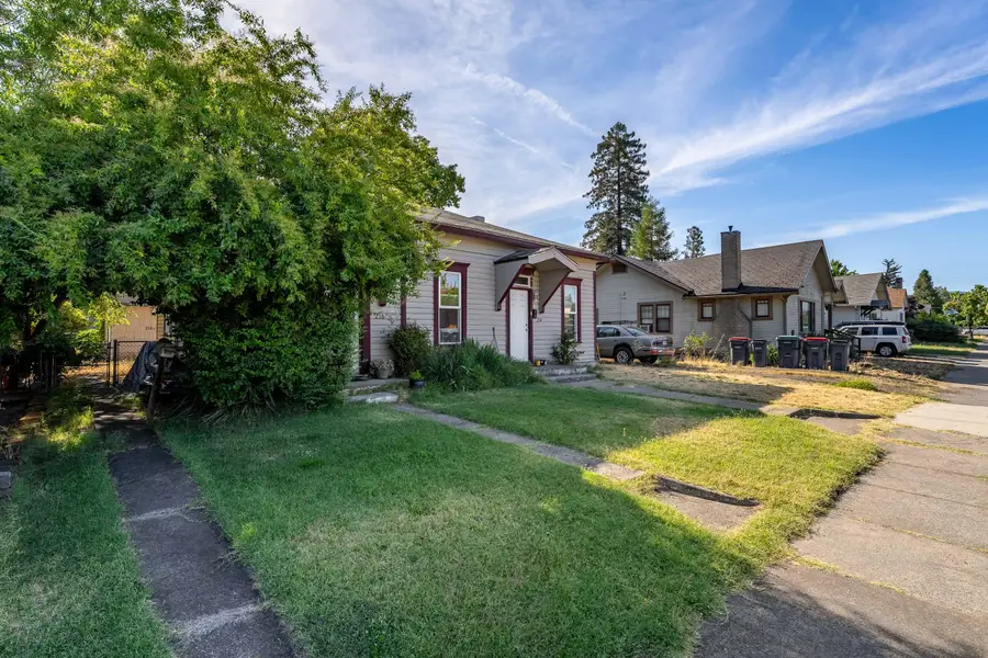 214 N Peach Street, Medford, OR 97501 - #2