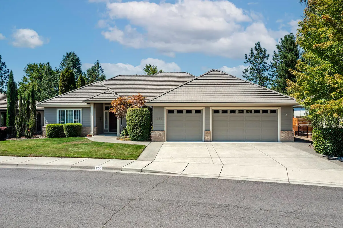 250 Briarwood Lane, Medford, OR 97504 - #1