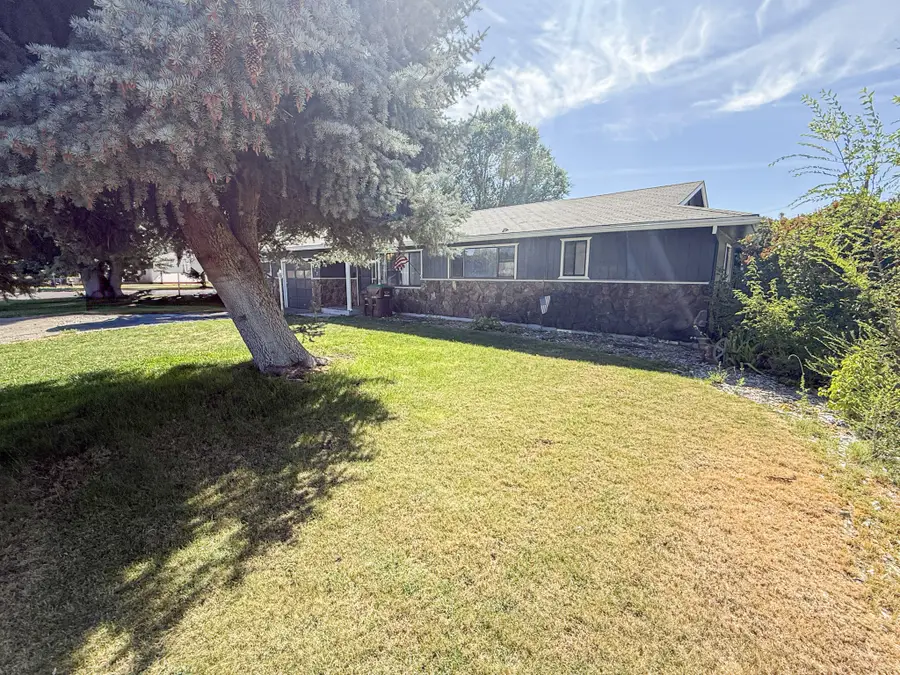 297 SE Fairview Street, Prineville, OR 97754 - #2