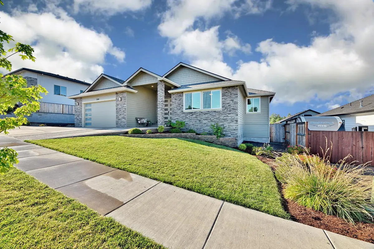 3268 Sky Way, Medford, OR 97504 - #1