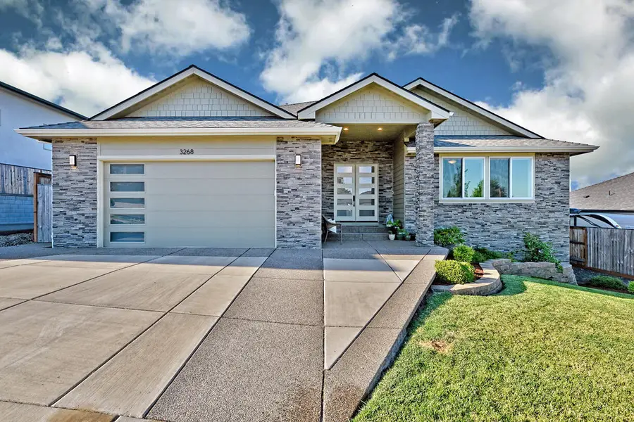 3268 Sky Way, Medford, OR 97504 - #2