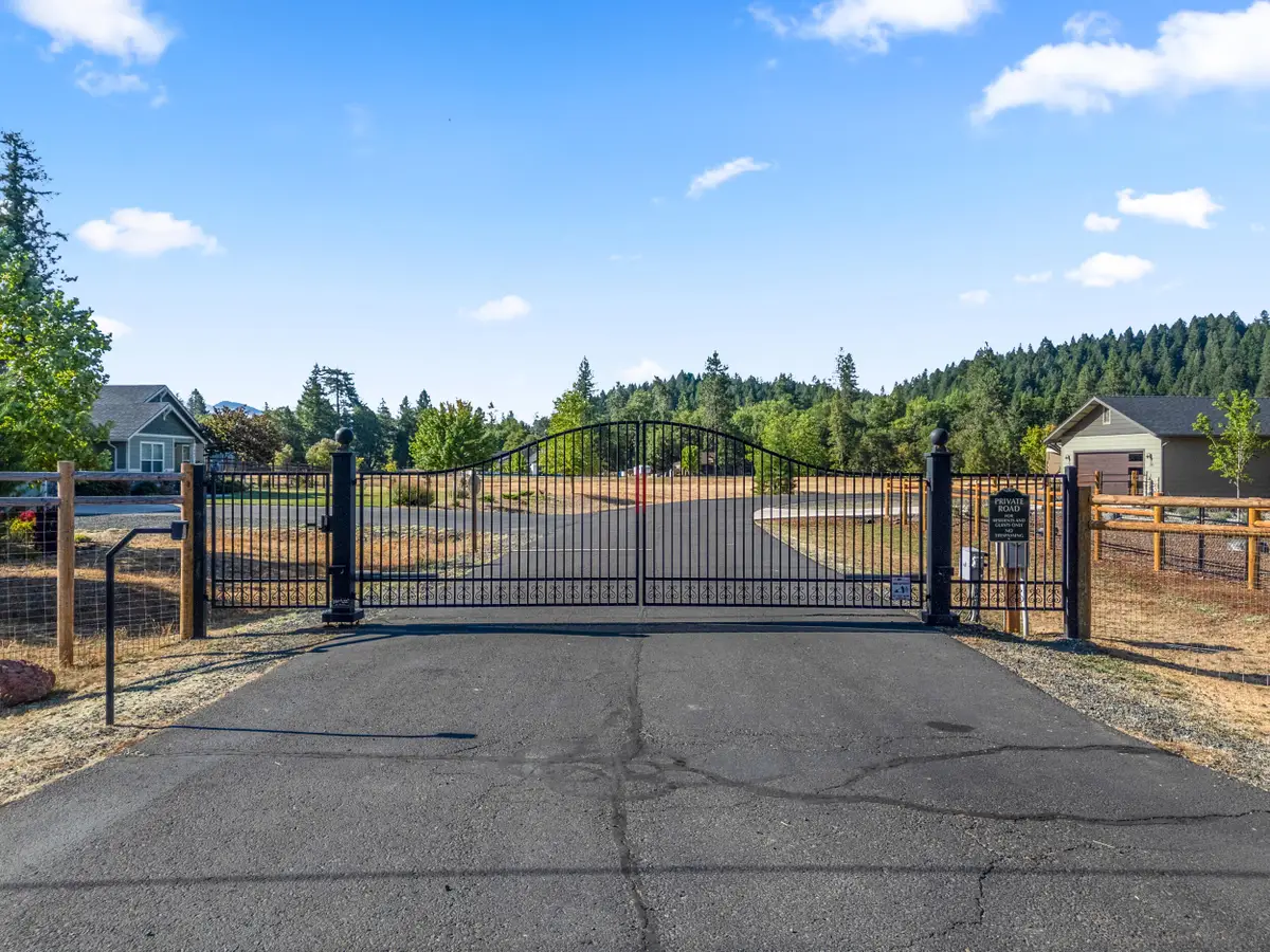 597 E Forks Circle #21, Cave Junction, OR 97523 - #1