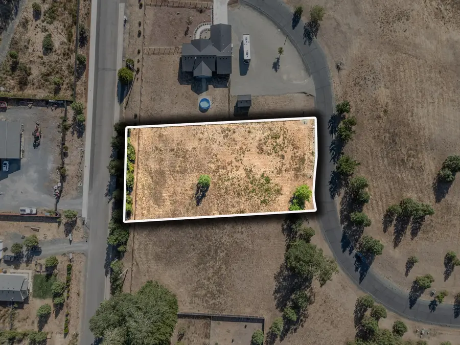 597 E Forks Circle #21, Cave Junction, OR 97523 - #2