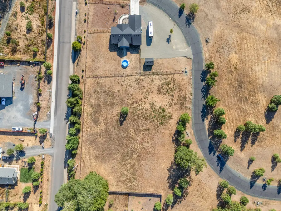 597 E Forks Circle #21, Cave Junction, OR 97523 - #3