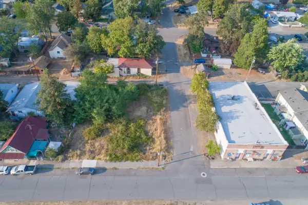 505 4th Avenue, Gold Hill, OR 97525