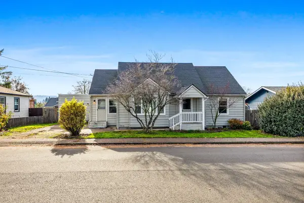 221 SW Rainbow Avenue, Dallas, OR 97338
