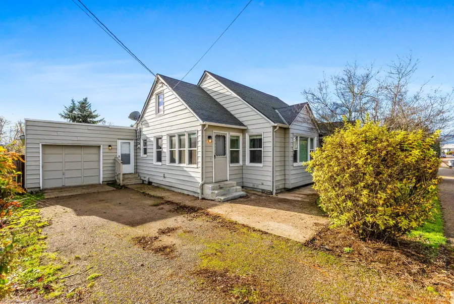 221 SW Rainbow Avenue, Dallas, OR 97338 - #3