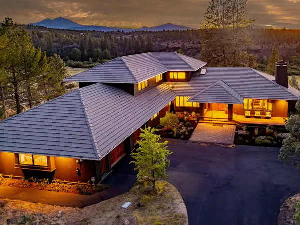 69305 Hawksflight Drive, Sisters, OR 97759