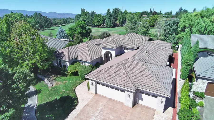 256 Island Pointe Drive, Medford, OR 97504 - #2