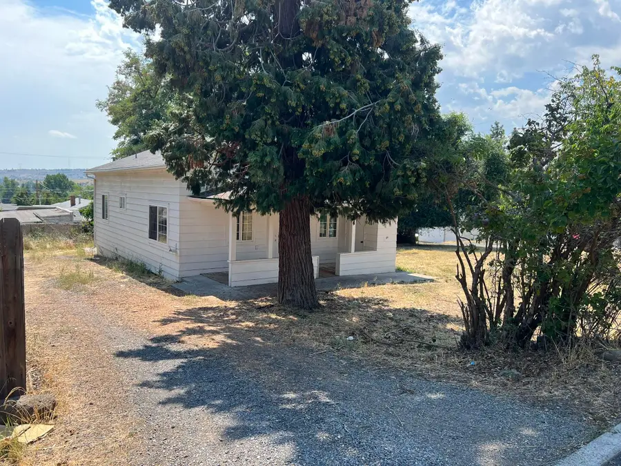 310 Iowa Street, Klamath Falls, OR 97601 - #2