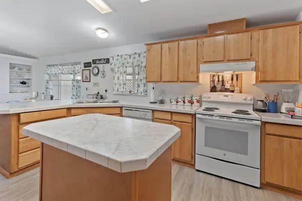 2398 Sasha Court, Grants Pass, OR 97527