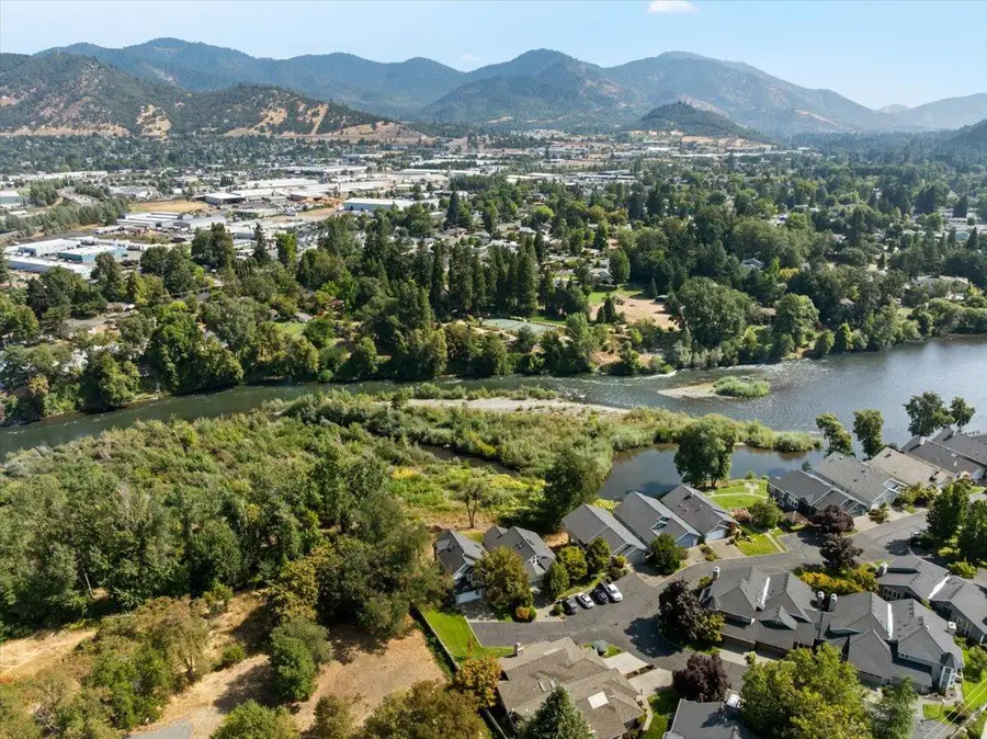 900 SE Mystic Drive, Grants Pass, OR 97527 - #2
