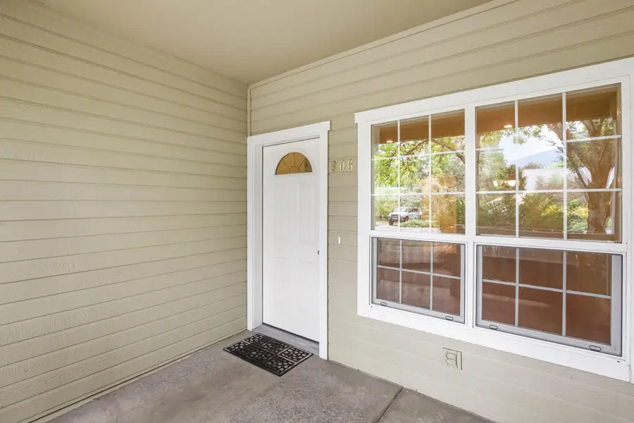906 Mary Jane Avenue, Ashland, OR 97520 - #3