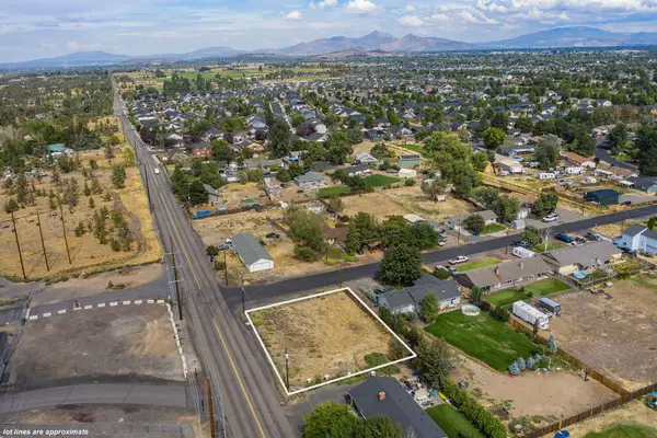 3478 SW Glacier Avenue, Redmond, OR 97756