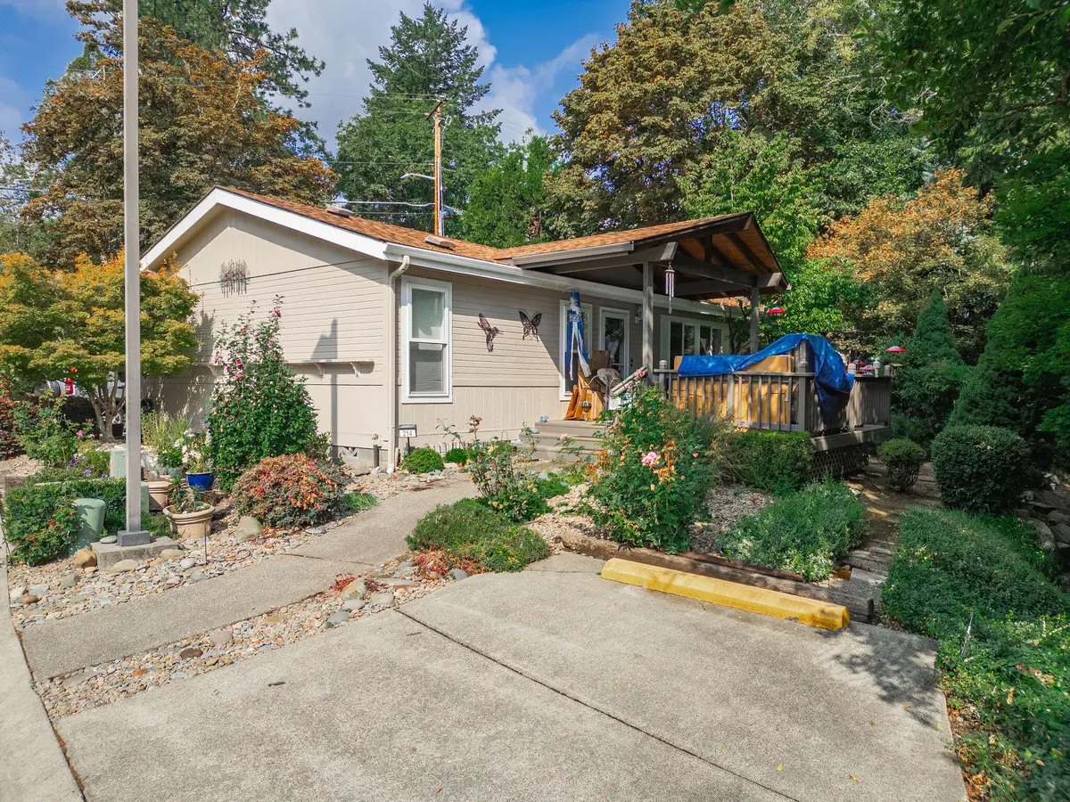 214 NW Creekside Drive, Grants Pass, OR 97526 - #1