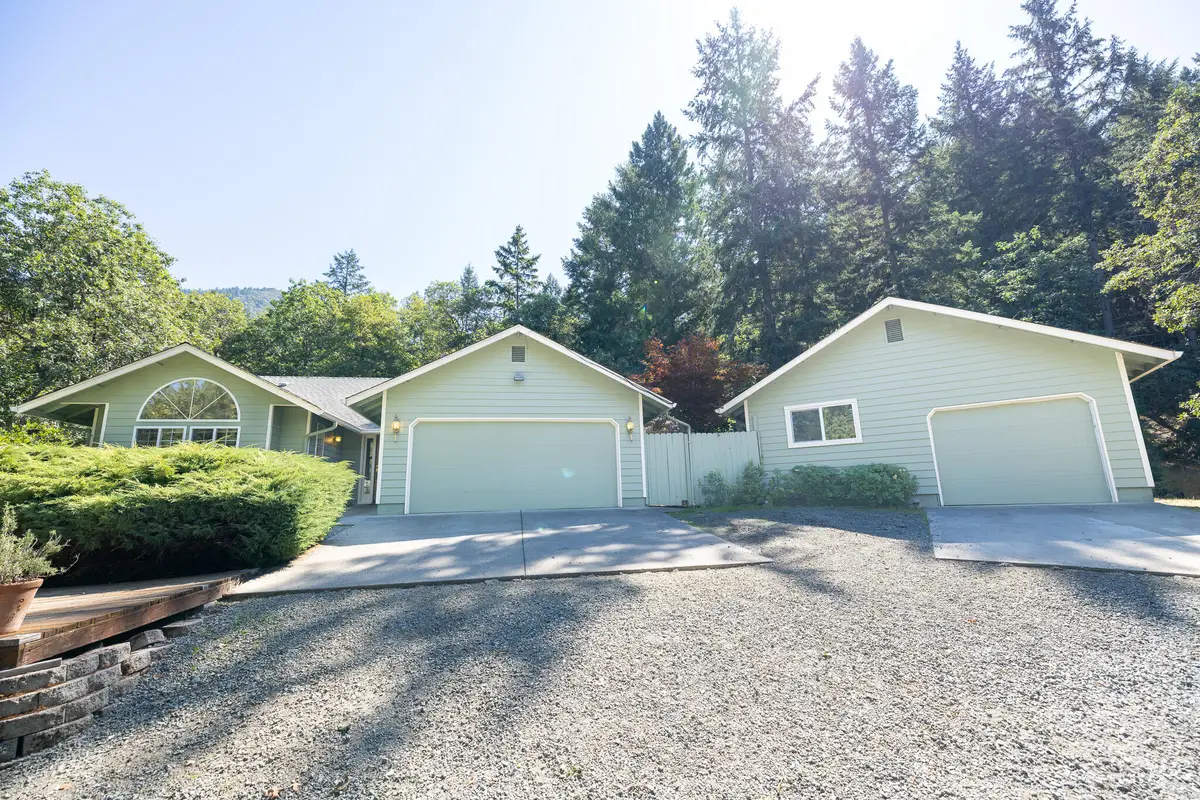 1355 Summit Loop, Grants Pass, OR 97527 - #1