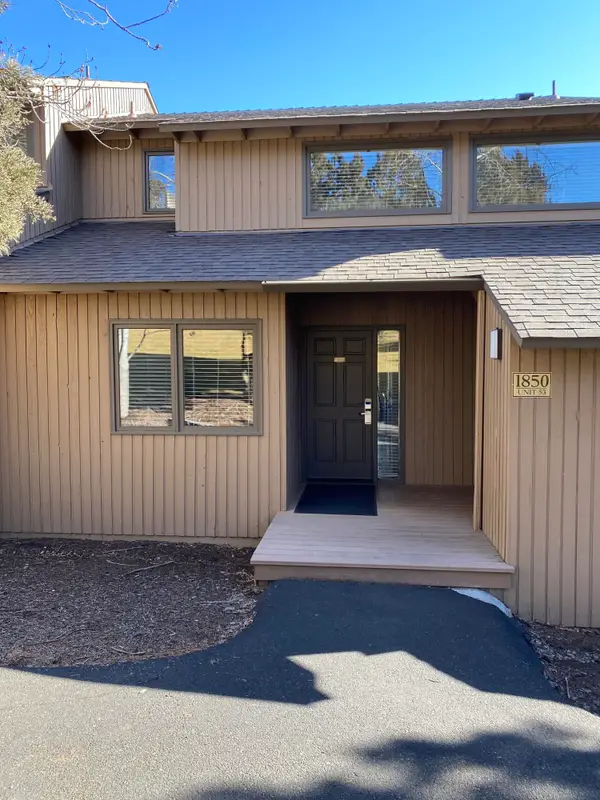 1850 Redtail Hawk Drive #RV53B, Redmond, OR 97756