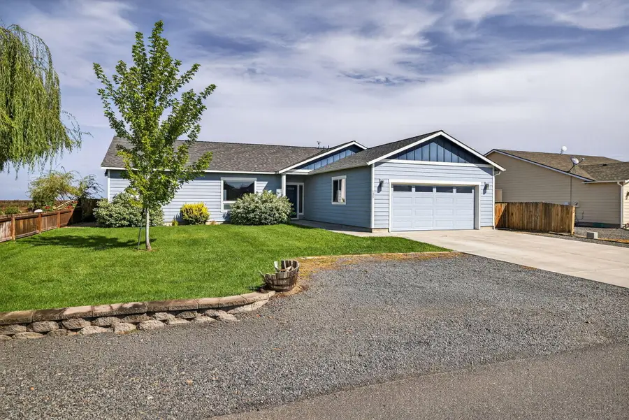 625 E A Street, Culver, OR 97734 - #2