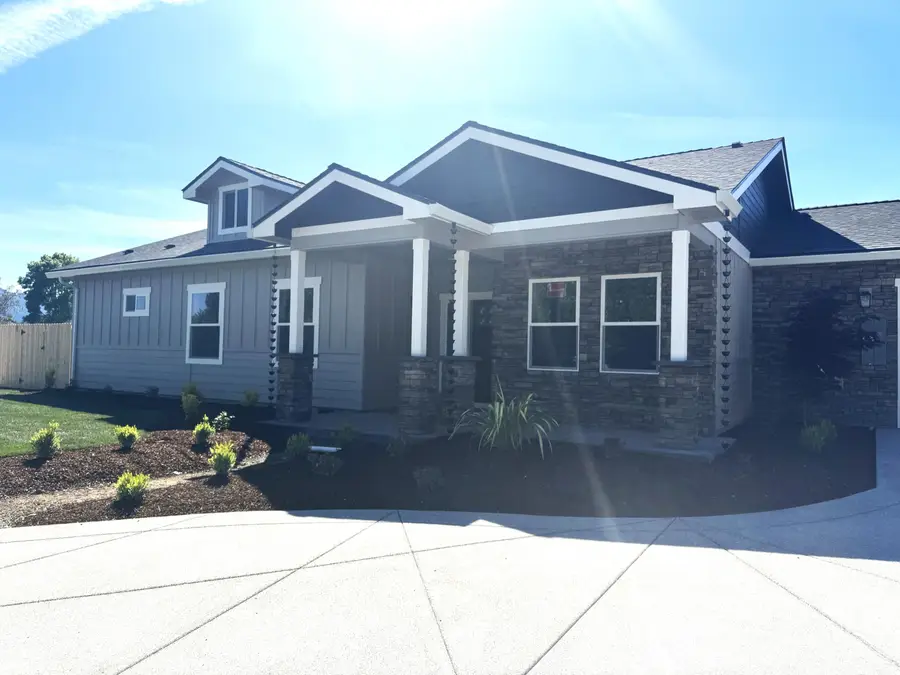1322 Orchard Home Drive, Medford, OR 97501 - #2