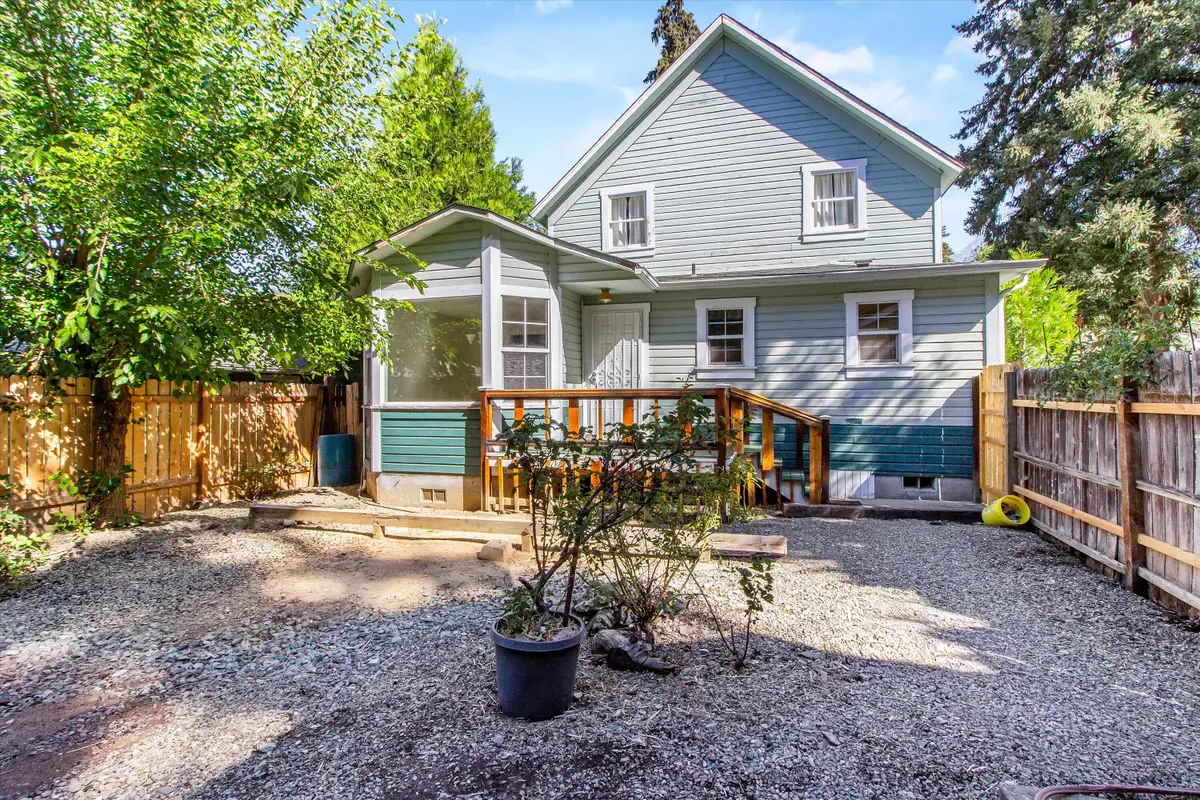 238 Gilbert Avenue, Glendale, OR 97442 - #1