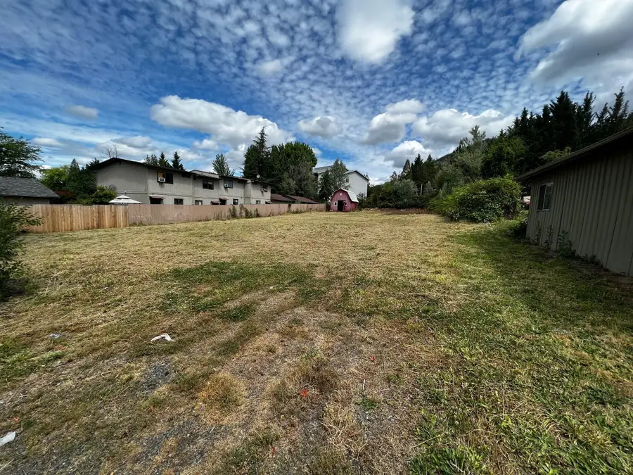 2060 NE Fairview Avenue, Grants Pass, OR 97526 - #3