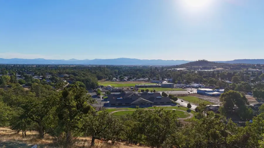 277 Cambridge Terrace, Eagle Point, OR 97524 - #2