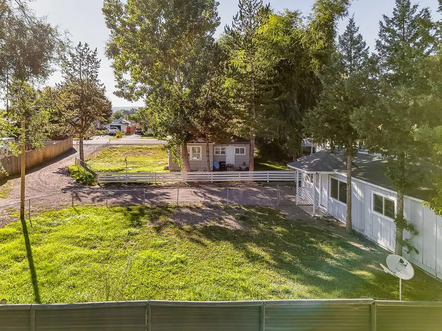 1827 Summers Lane, Klamath Falls, OR 97603 - #2