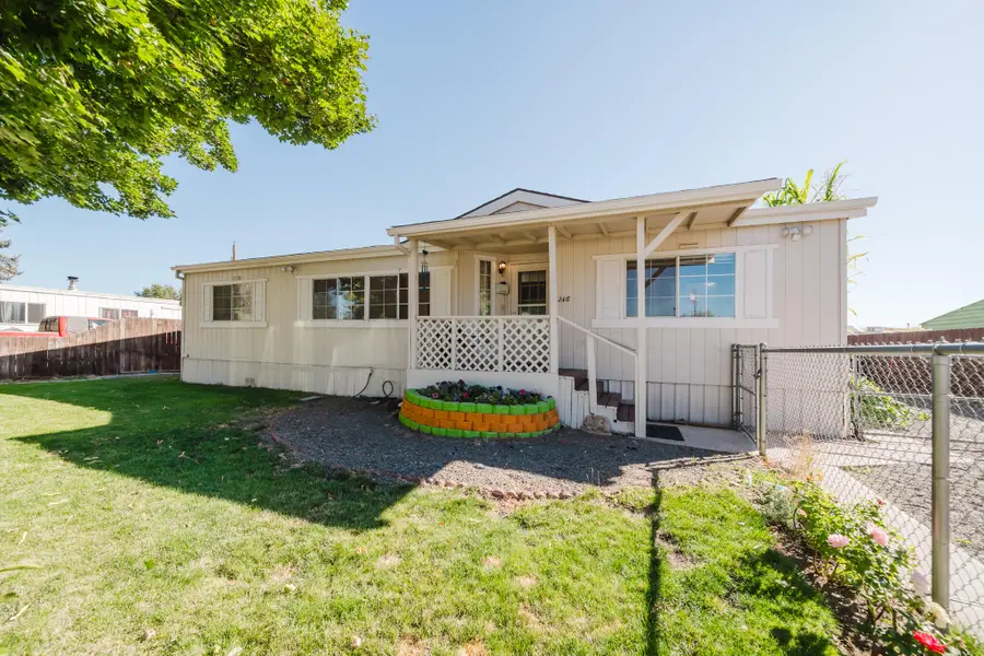 246 SE 6th Street, Redmond, OR 97756 - #2