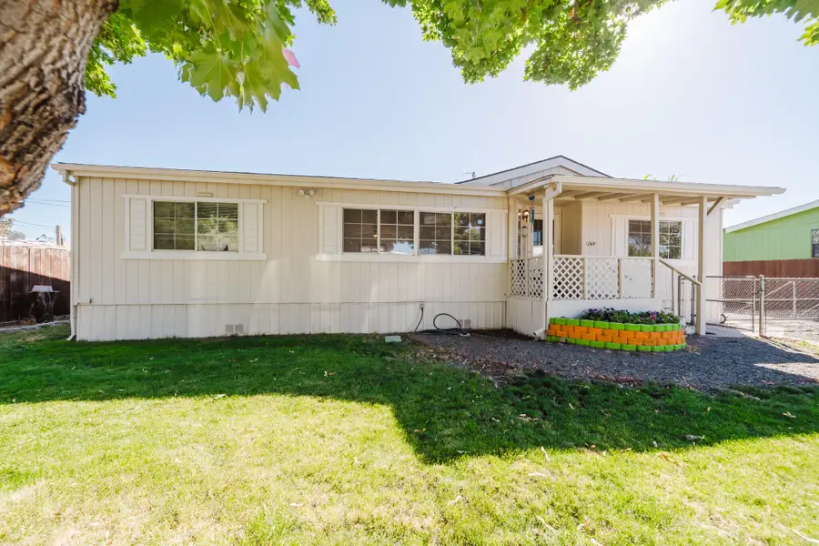 246 SE 6th Street, Redmond, OR 97756 - #3