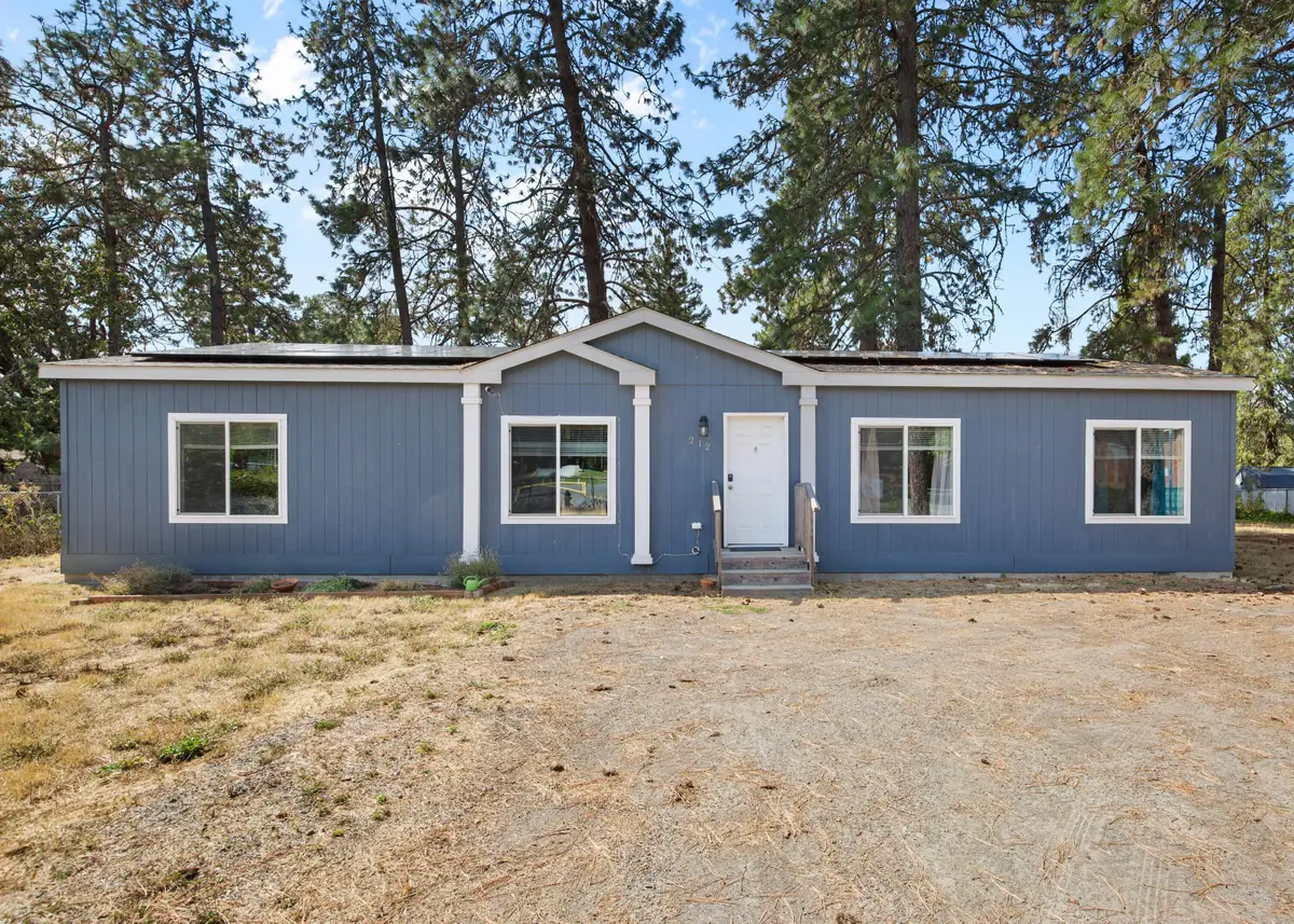 212 S Junction Avenue, Cave Junction, OR 97523 - #1