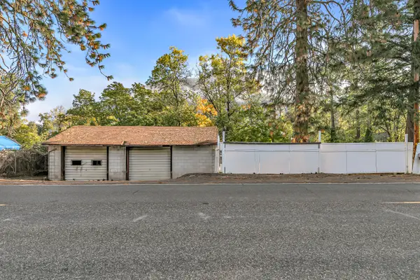 5142 Rogue River Highway, Gold Hill, OR 97525