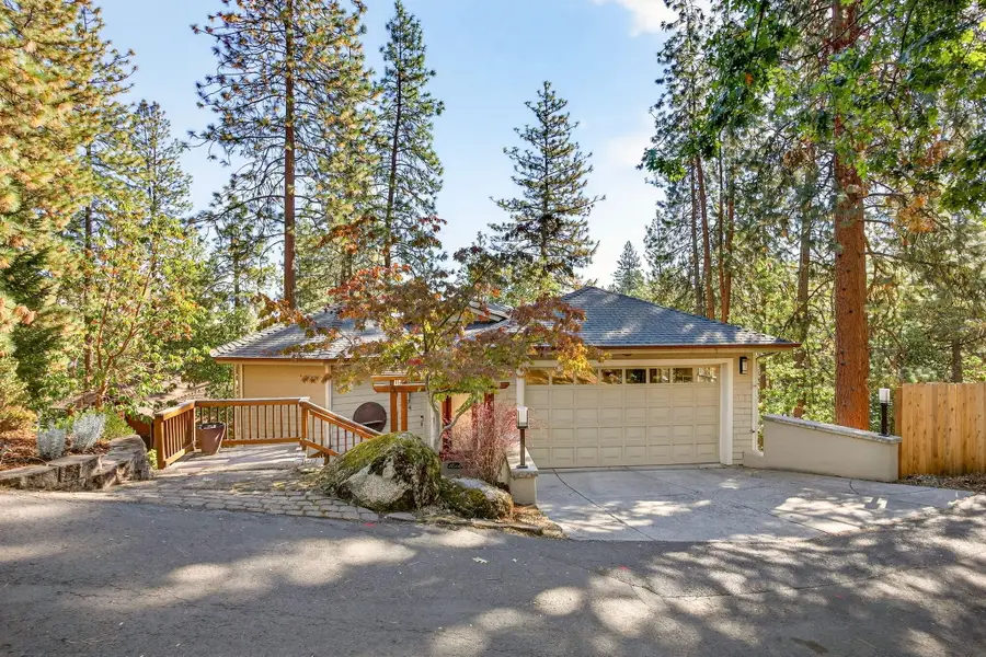 774 Lisa Lane, Ashland, OR 97520 - #2