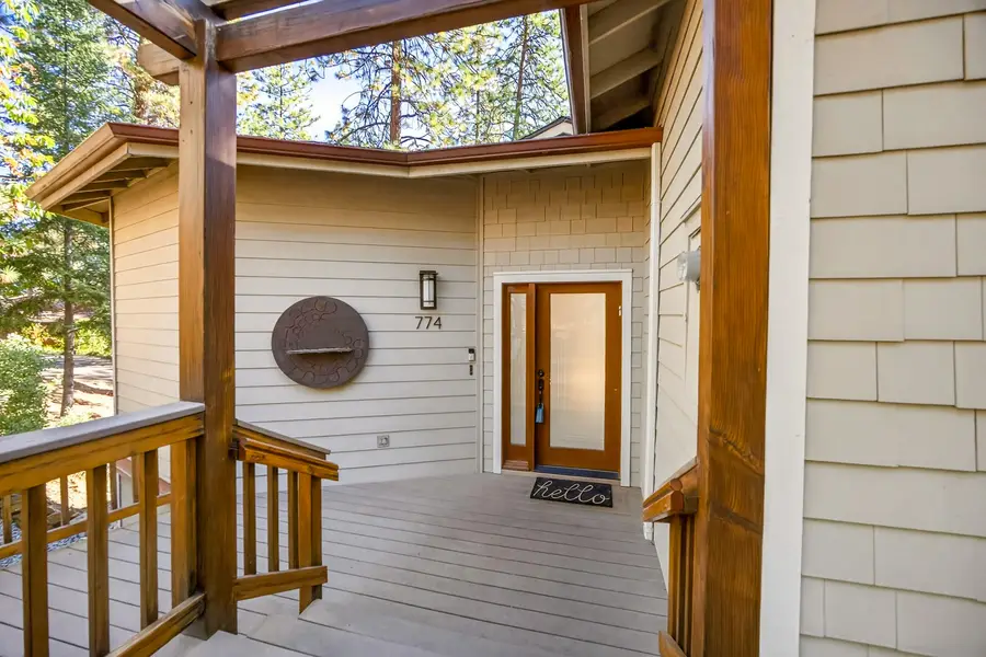774 Lisa Lane, Ashland, OR 97520 - #3