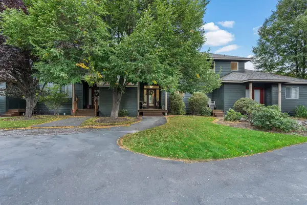 1084 Golden Pheasant Drive, Redmond, OR 97756