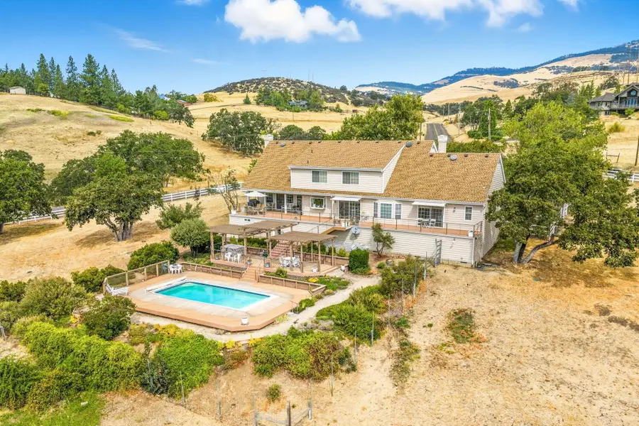 500 Pompadour Drive, Ashland, OR 97520 - #3