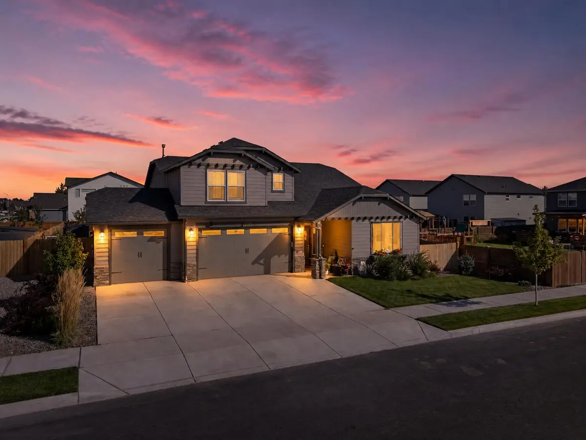 3370 NW 15th Street, Redmond, OR 97756 - #1