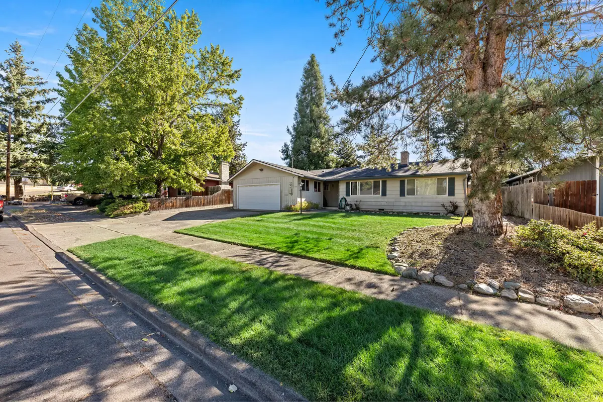 1744 Concord Way, Medford, OR 97504 - #1