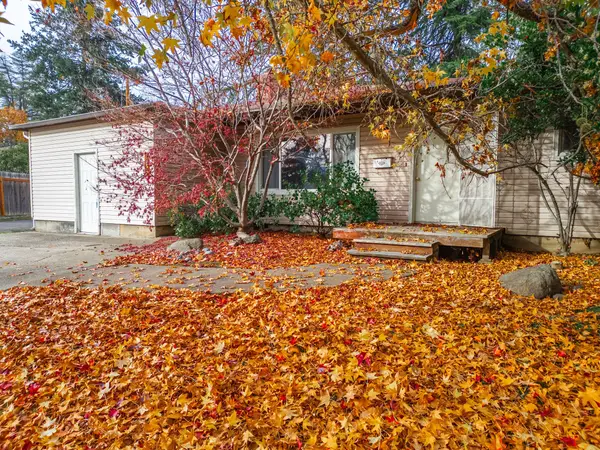 1533 Lenora Drive, Medford, OR 97504