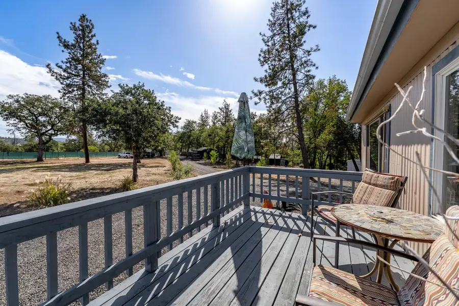 2900 Rogue River Drive, Eagle Point, OR 97524 - #2