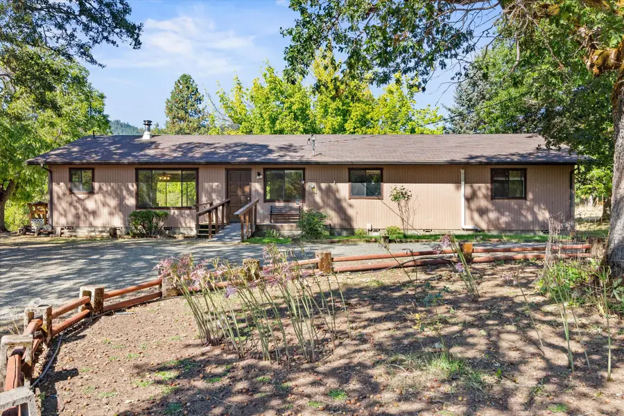 5442 Hugo Road, Grants Pass, OR 97526 - #2