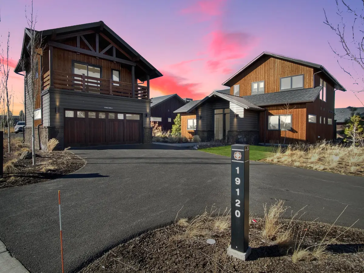 19120 Gateway Loop, Bend, OR 97702 - #1