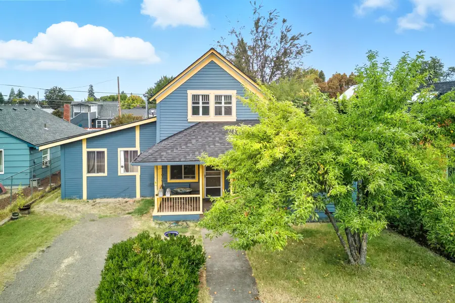838 Dakota Avenue, Medford, OR 97501 - #2