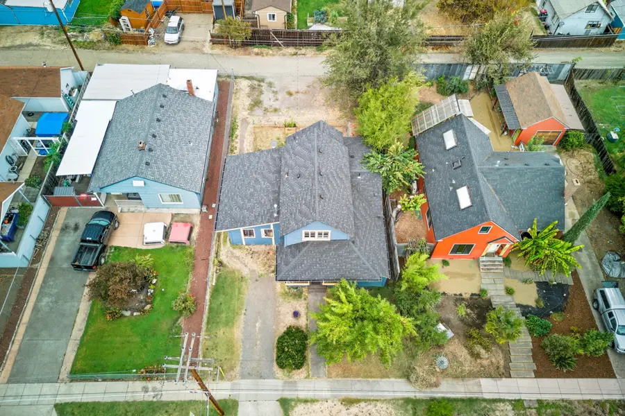 838 Dakota Avenue, Medford, OR 97501 - #3