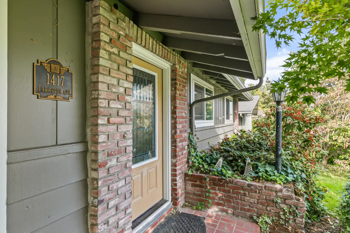 1417 Larkspur Avenue, Medford, OR 97504 - #1