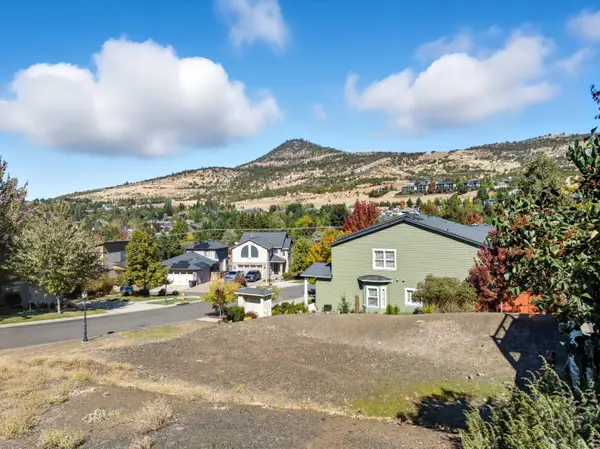 4719 Hathaway Drive, Medford, OR 97504