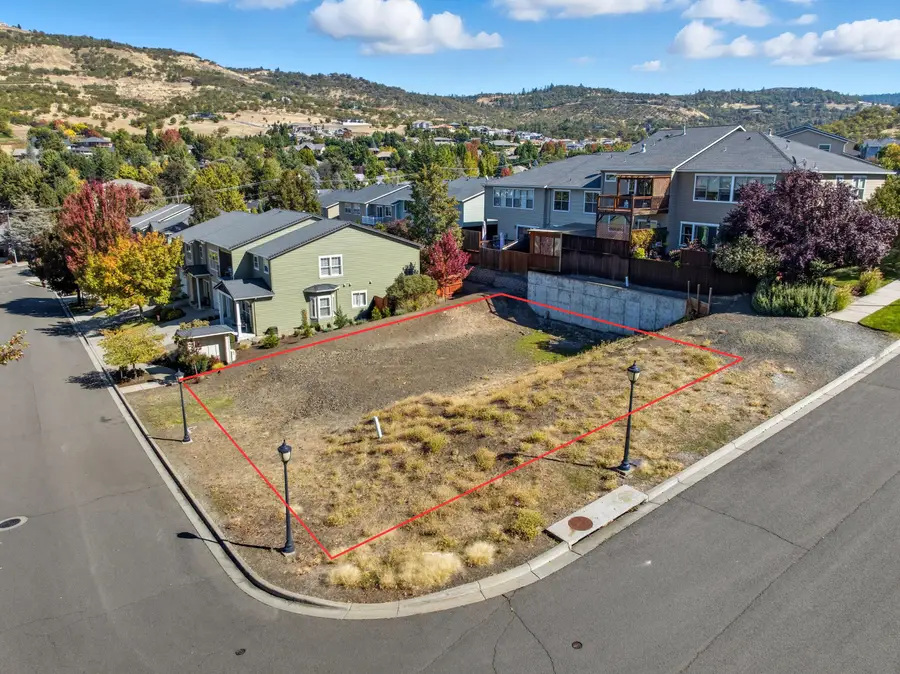 4719 Hathaway Drive, Medford, OR 97504 - #2
