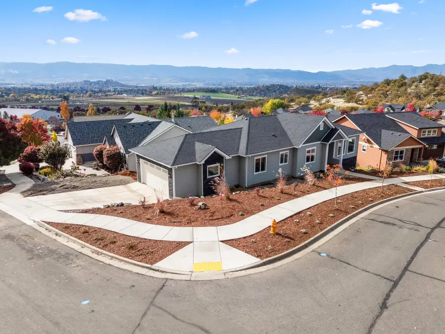 4260 Falcon Ridge Terrace, Medford, OR 97504 - #2